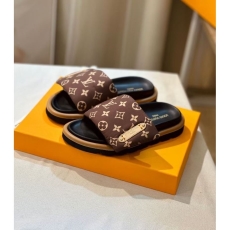 Louis Vuitton Slippers